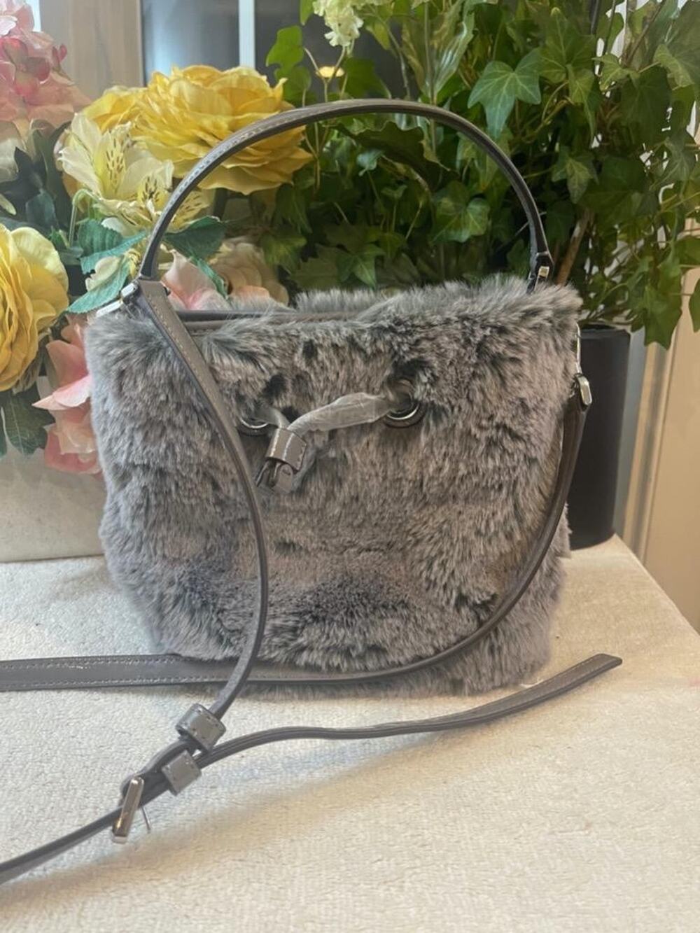 NWOT Kate Spade Eva Faux Fur Small Bucket Crossbody Bag Grey Winter Classic (900